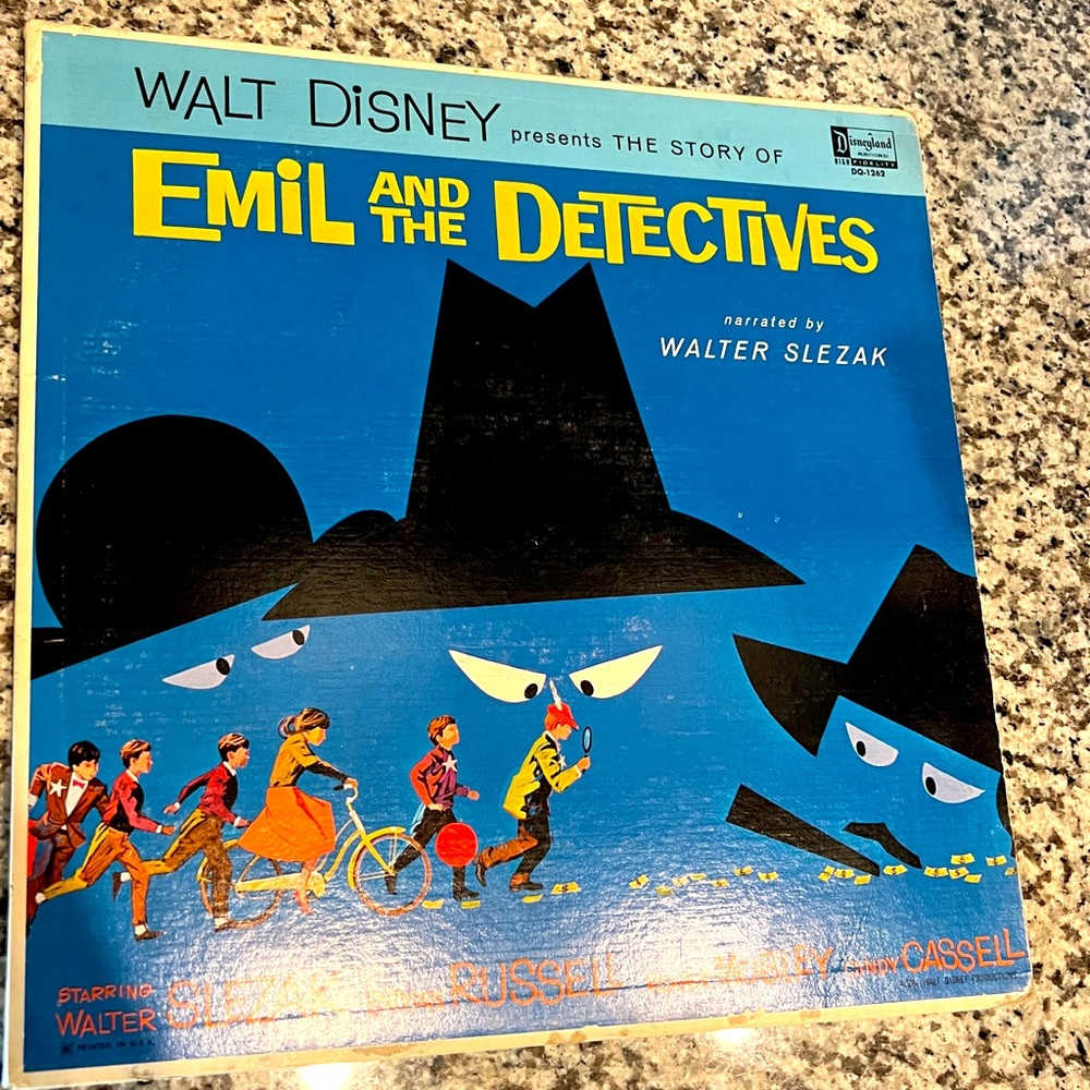 Emil and The Detectives 1964 Vinyl with Comic Book